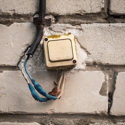 Una instalación vieja puede repercutir en el consumo - Electricistas Miguel Ballesteros