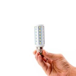 Bombilla LED parpadea