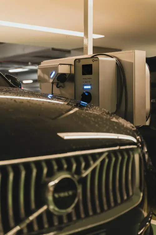 Instalación cargador coche eléctrico en garaje comunitario